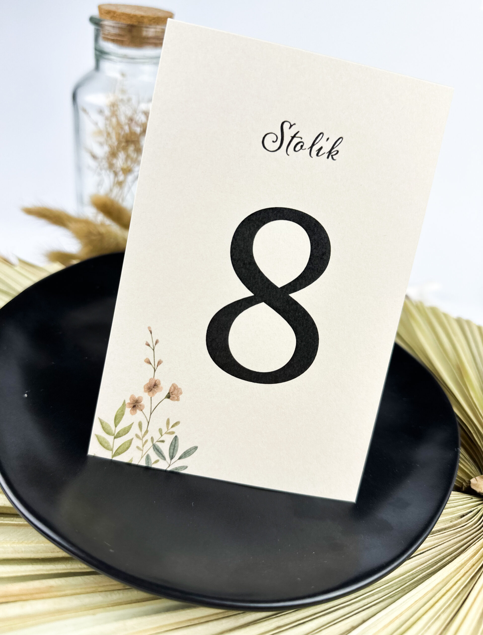 Numer stołu "Z delikatnymi kwiatami"