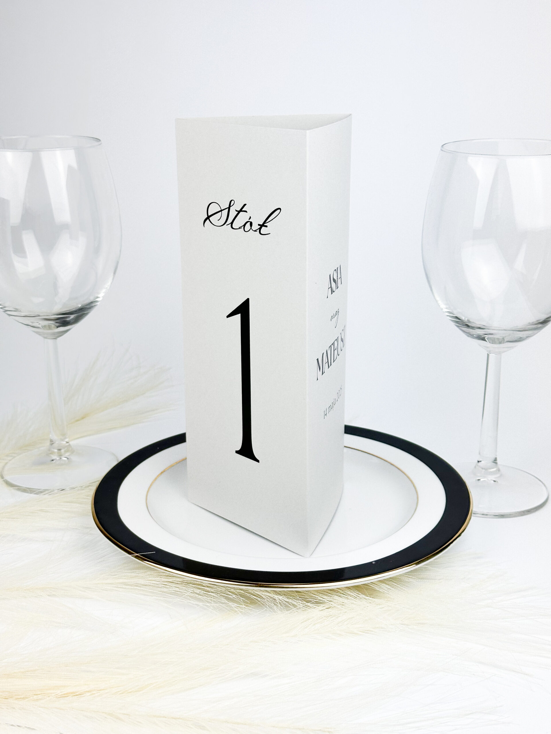 Menu weselne, plan stołów, numer stołu - składany trójkąt