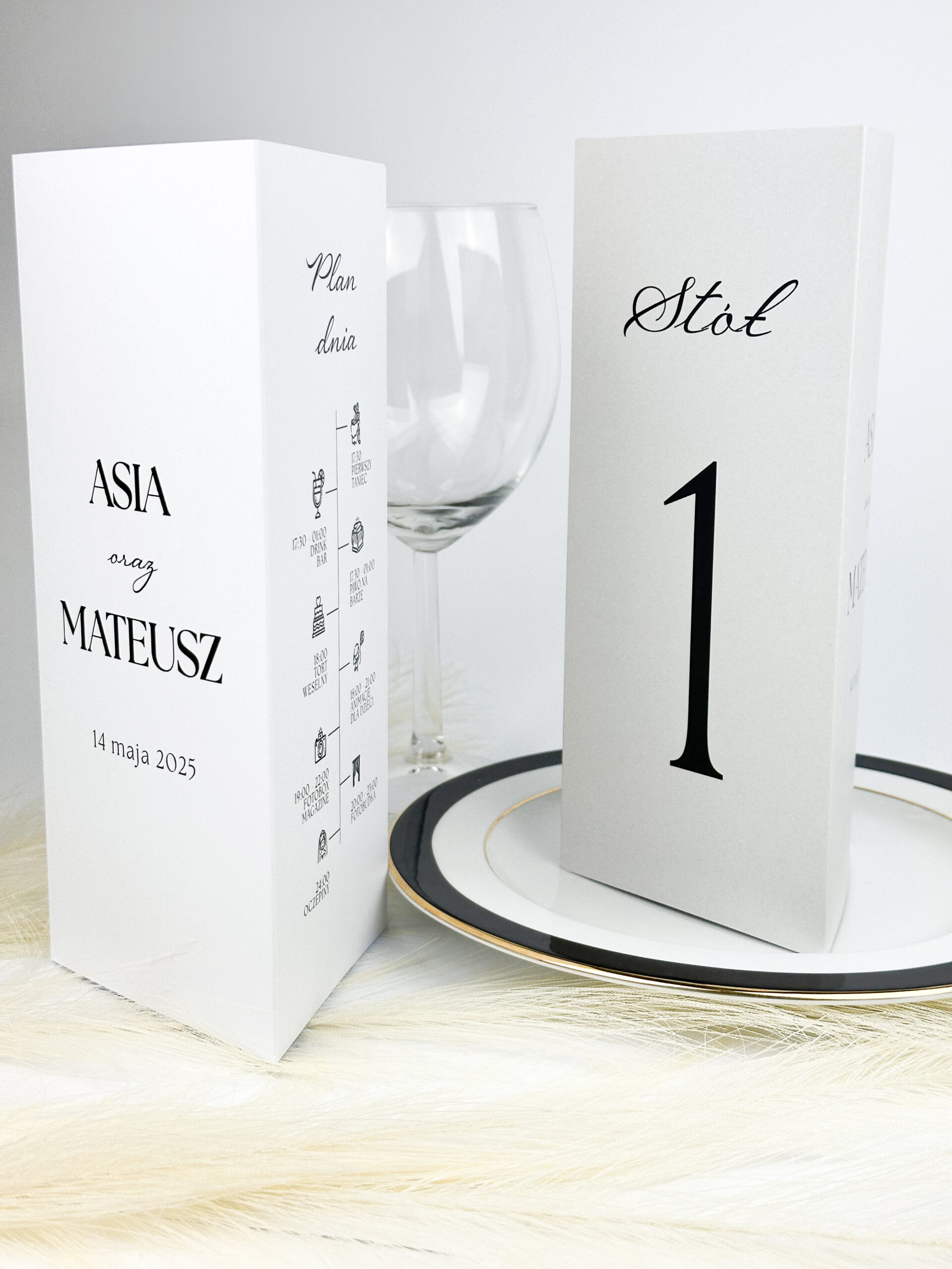 Menu weselne, plan stołów, numer stołu - składany trójkąt