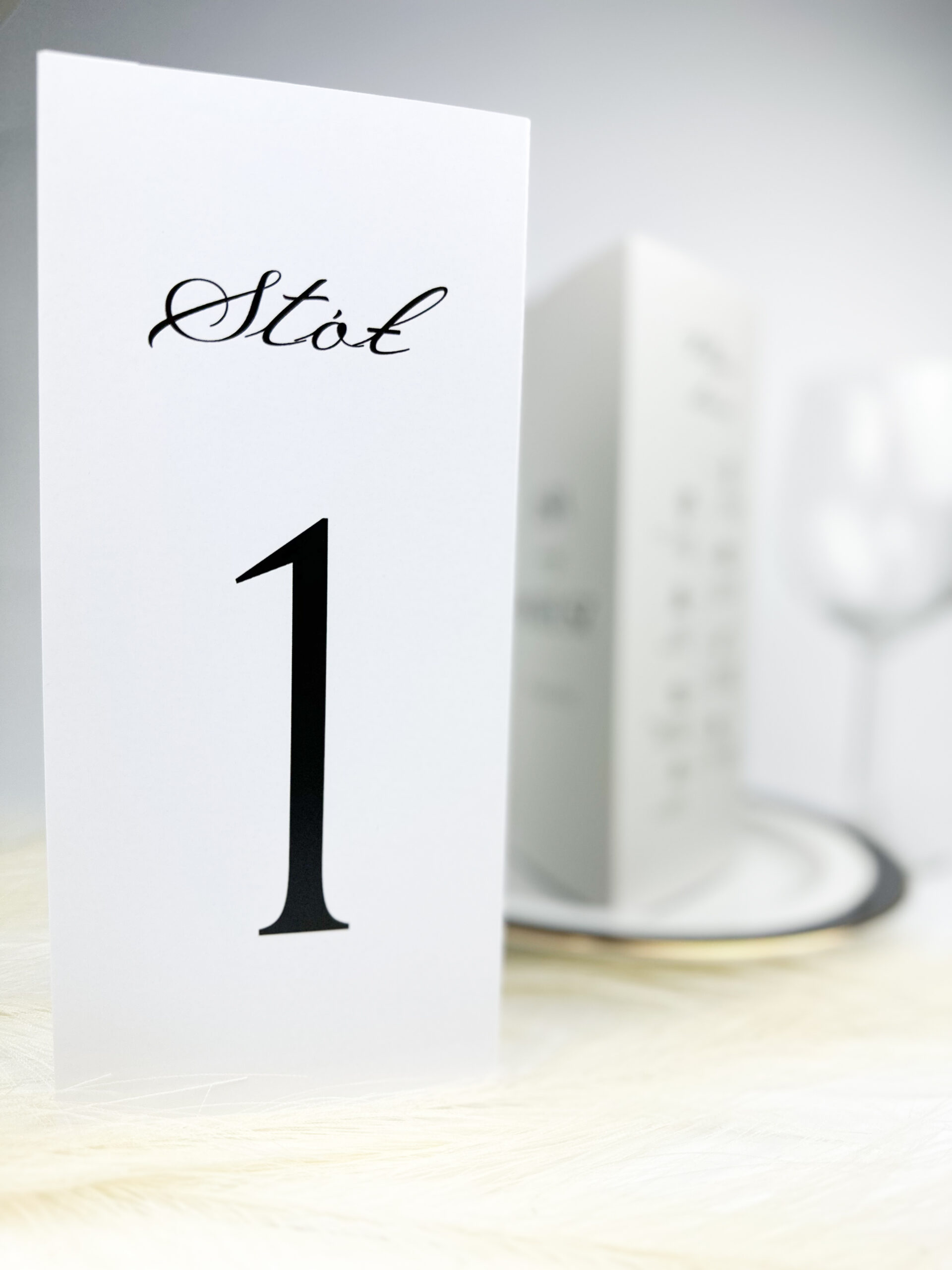 Menu weselne, plan stołów, numer stołu - składany trójkąt