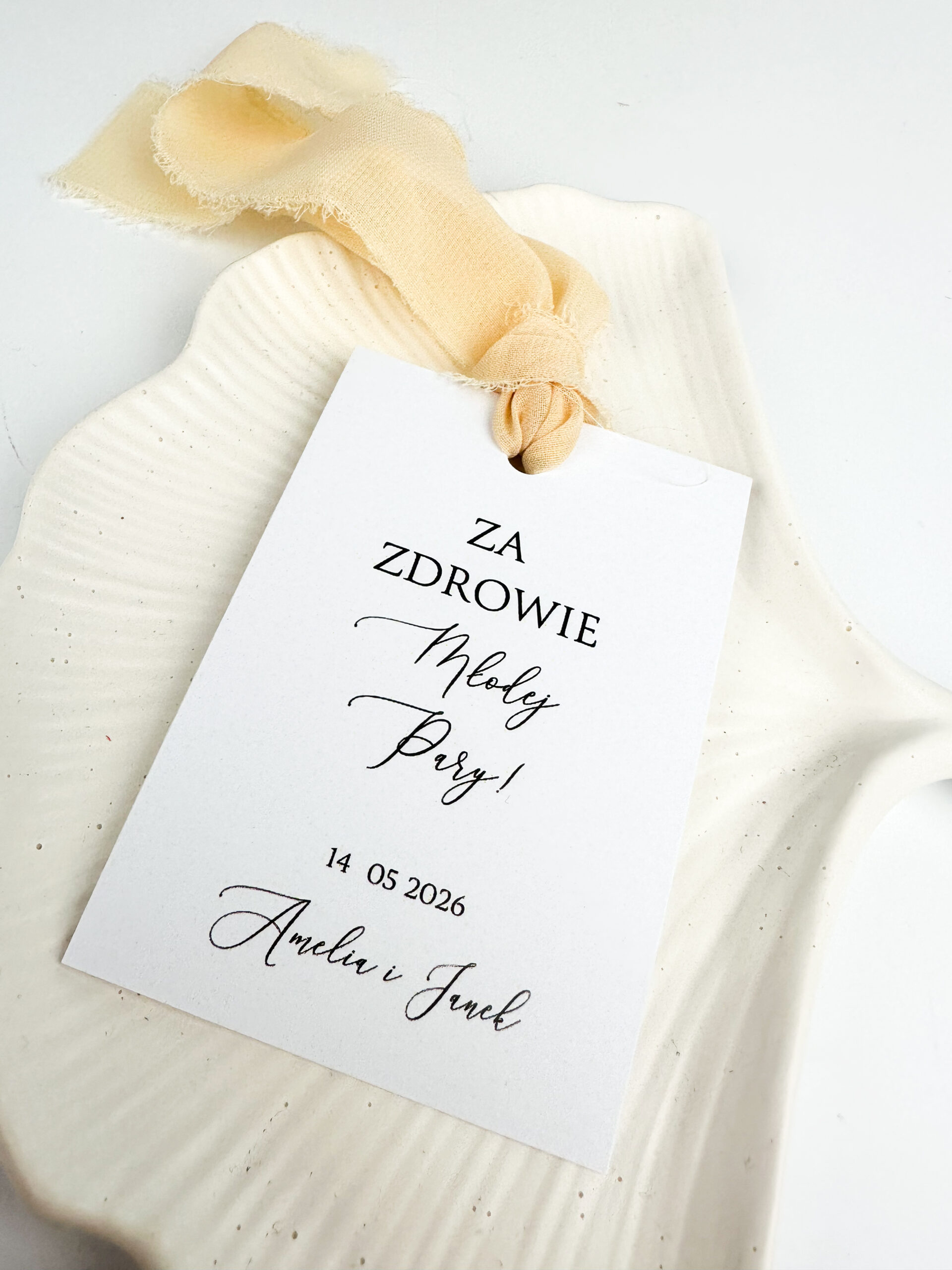 Zawieszki na alkohol, zawieszki na wódkę, mininalistyczne zawieszki na alkohol, minimalistyczne zawieszki na wódkę